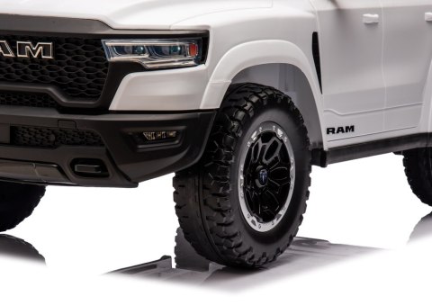 Auto Na Akumulator ZB618 Dodge Ram Biały Auto Na Akumulator ZB618 Dodge Ram Biały
