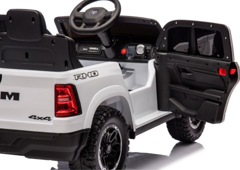 Auto Na Akumulator ZB618 Dodge Ram Biały Auto Na Akumulator ZB618 Dodge Ram Biały