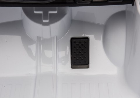 Auto Na Akumulator ZB618 Dodge Ram Biały Auto Na Akumulator ZB618 Dodge Ram Biały